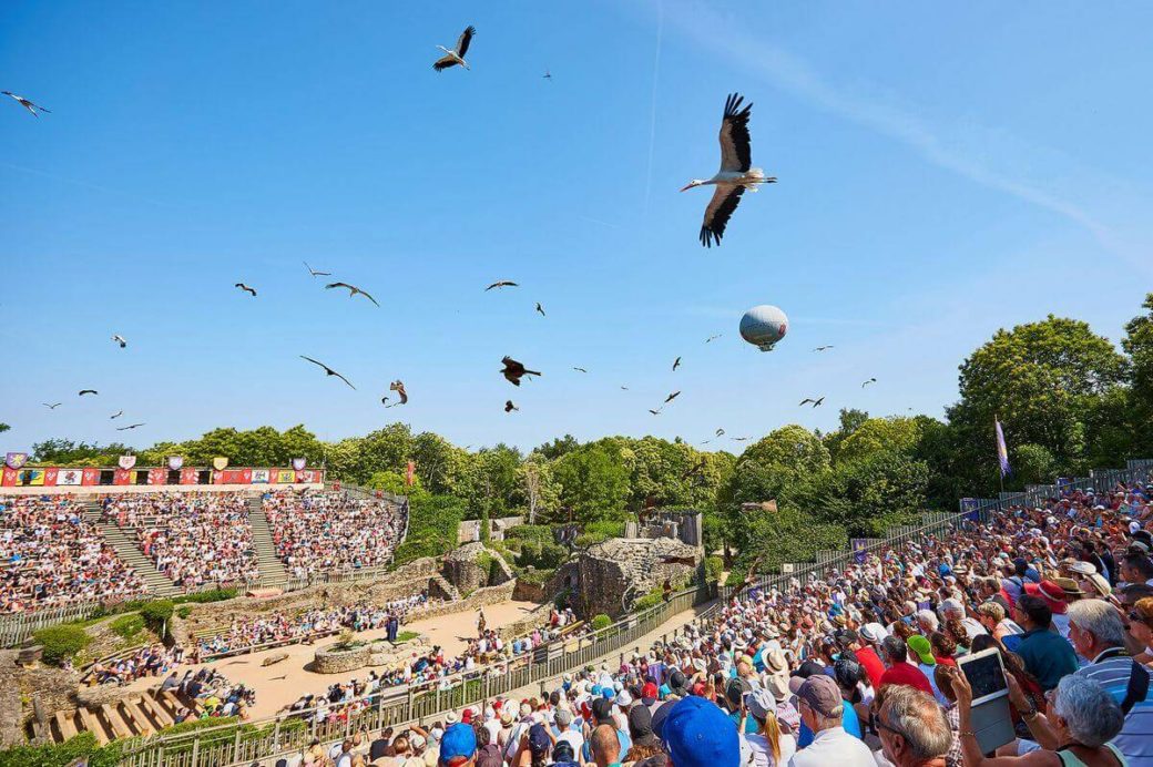 Le Bal des oiseaux fantômes au Puy du Fou - Hôtel Aloé